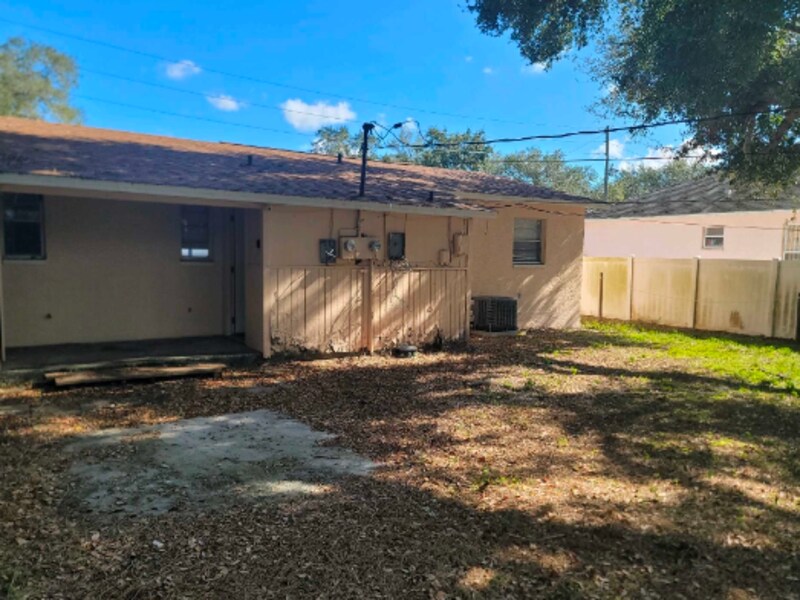 Building Photo - 15696 Bolesta Rd