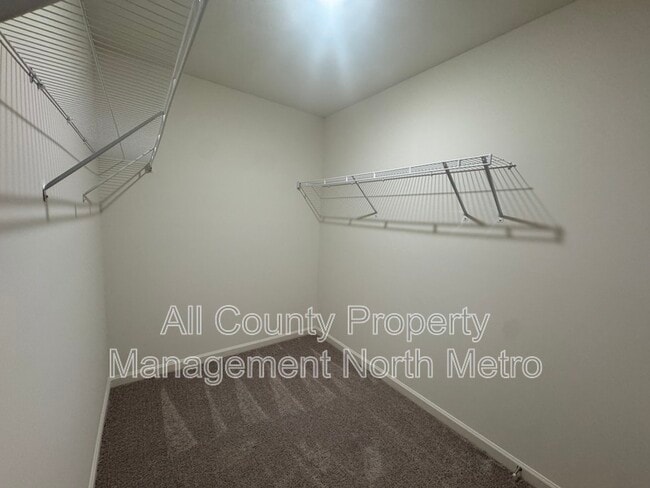 Building Photo - 268 Rydal Wy