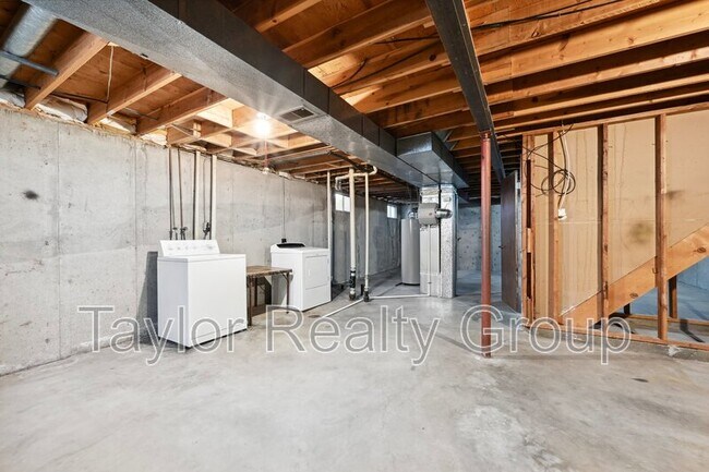 Building Photo - 3685 W 90th Pl