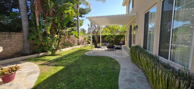 Building Photo - 2792 Sandhurst Ave