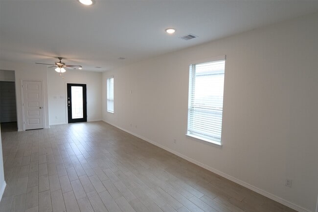 Building Photo - 5719 Tabula Rasa Dr