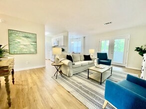 Building Photo - 533 Grant Ave