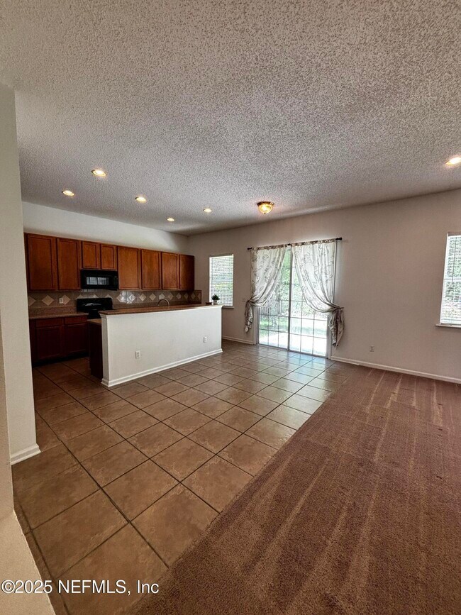 Building Photo - 872 Collinswood Dr