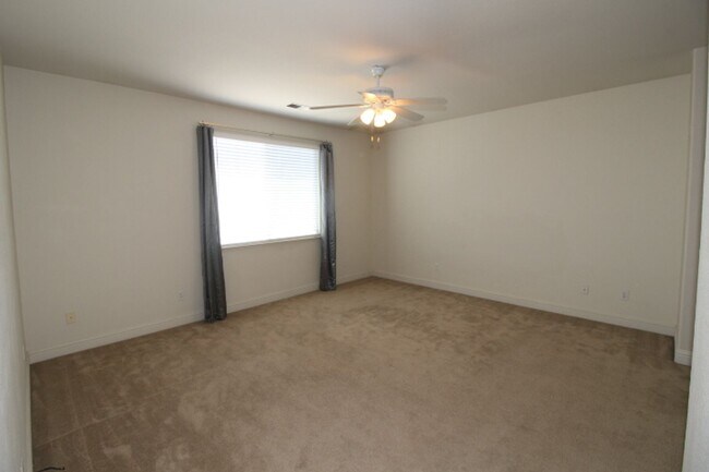 Building Photo - 2475 Deauville Cir