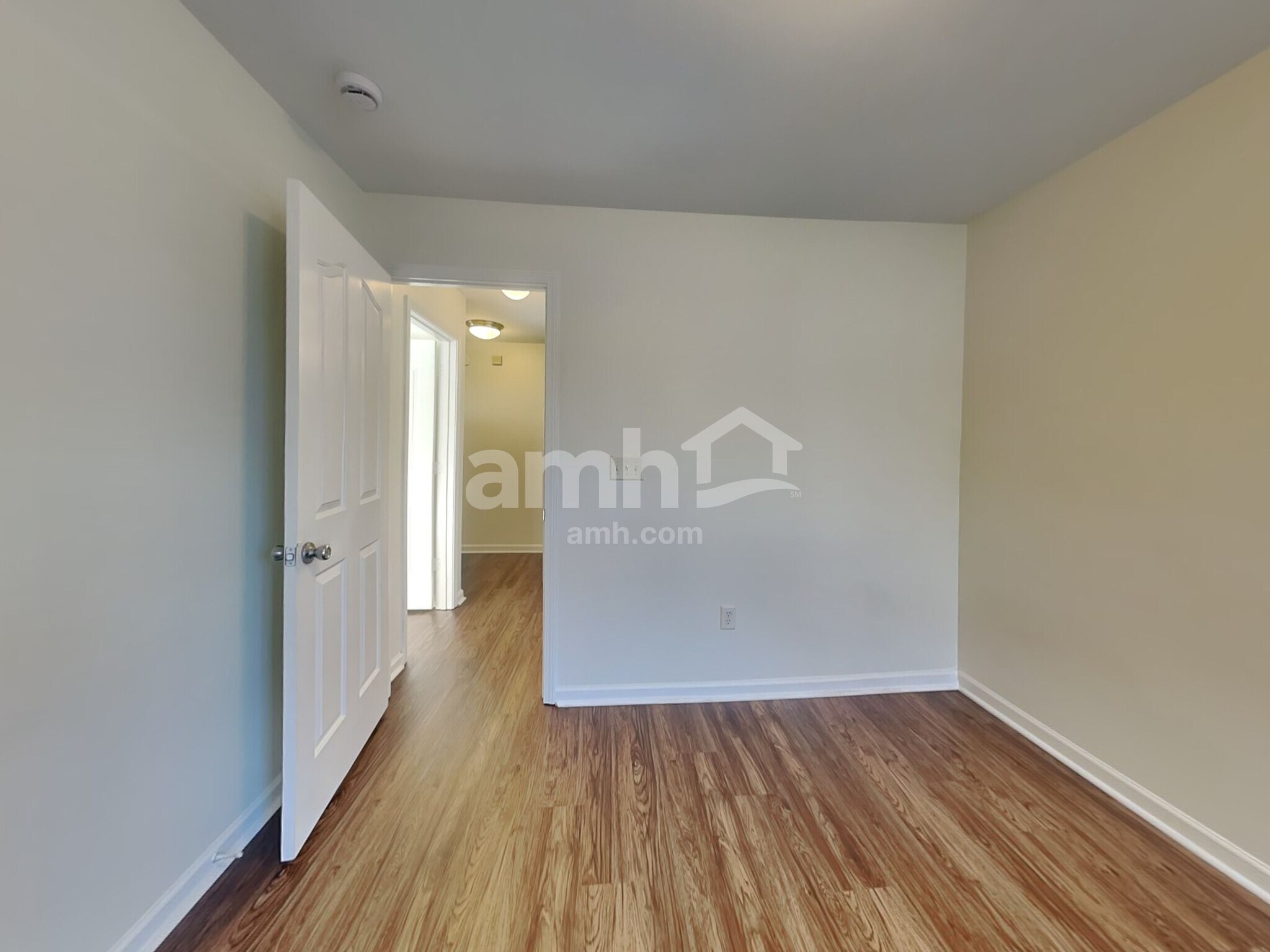 Building Photo - 32 Riverbed Dr