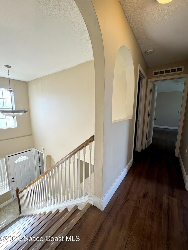 Building Photo - 1718 Sawgrass Dr SW