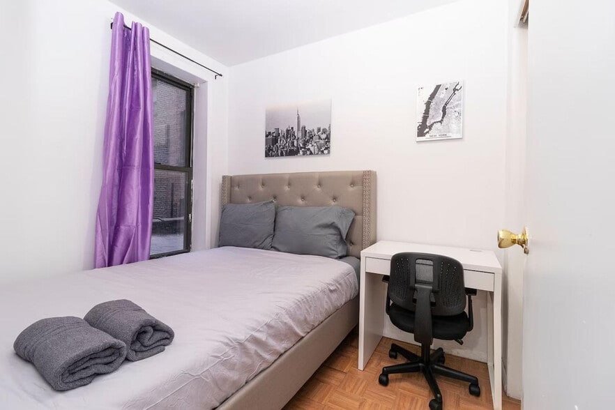 Building Photo - 155 E 92nd St