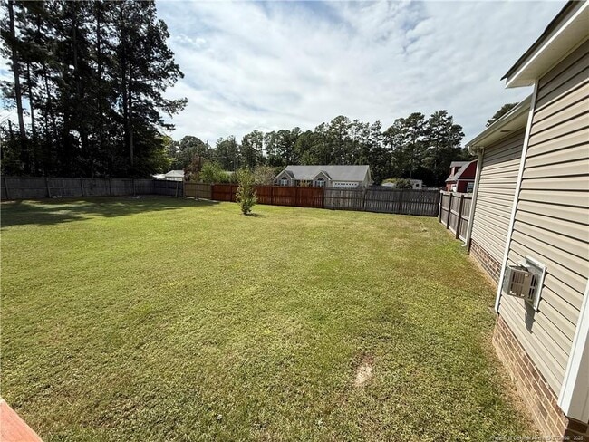 Building Photo - 804 Raspberry Rd