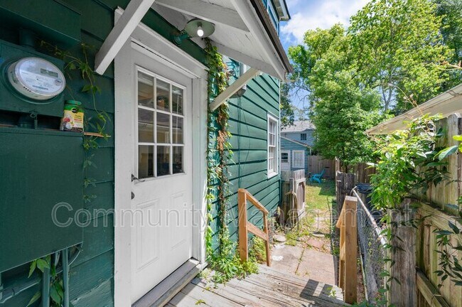 Building Photo - 3408 Wilshire Dr