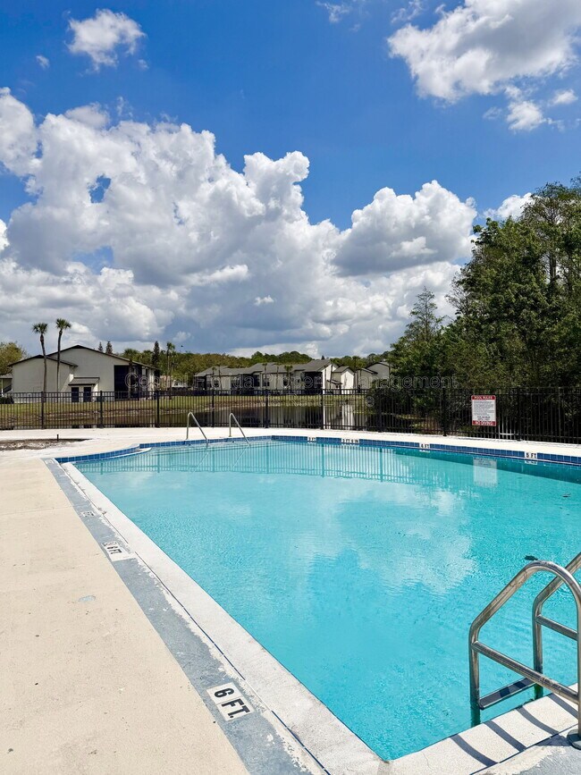 Building Photo - 10227 Comfort Cir