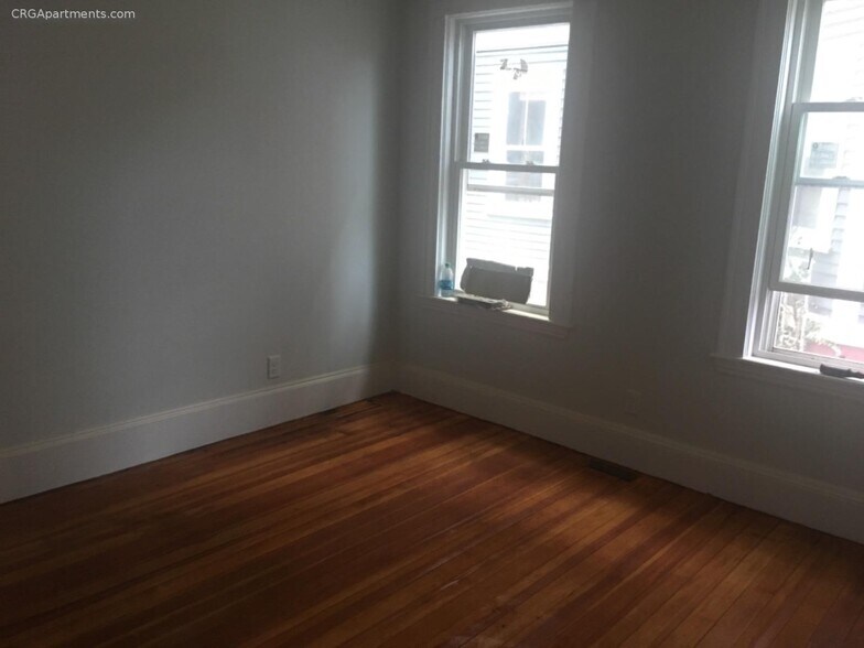 Building Photo - 17 Ashland St