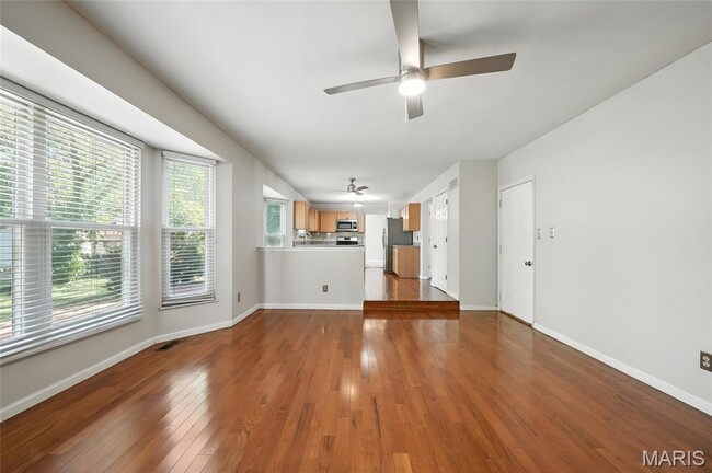 Building Photo - 1043 Oakwood Farms Ln