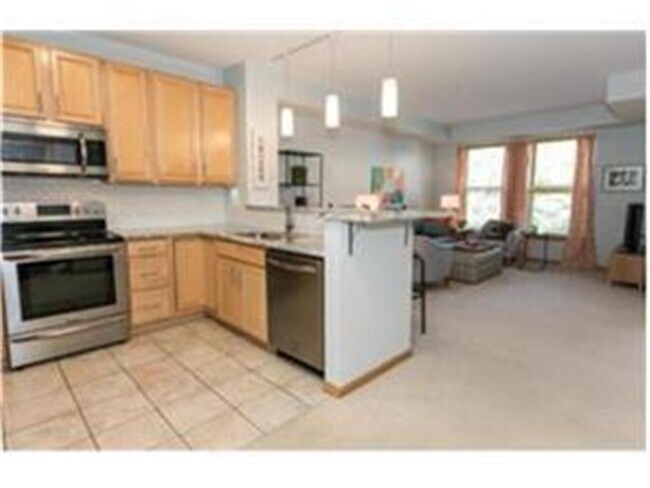 Building Photo - 575 N 1st St