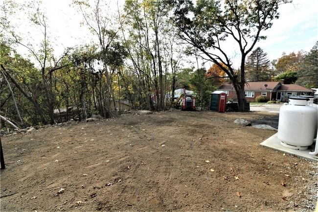 Building Photo - 121 Hillcrest Ave