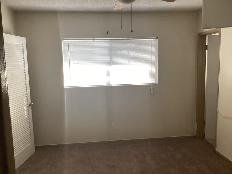 Primary Photo - 138 N Vecino Dr