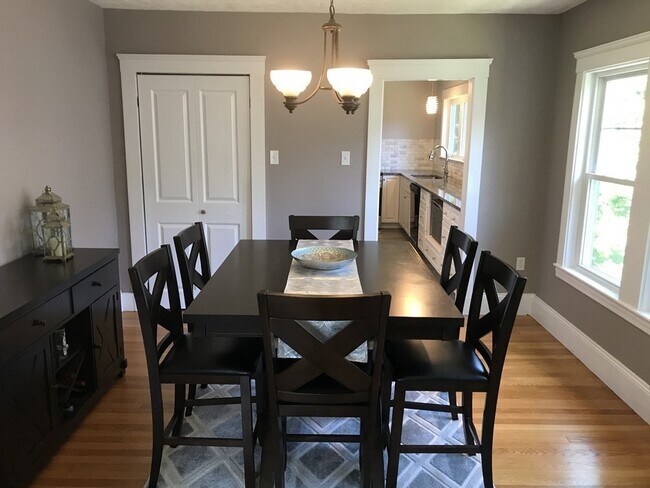 Building Photo - 11 Batchelder St