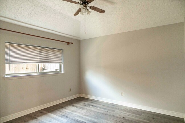 Building Photo - 17003 Enchanted Cir W