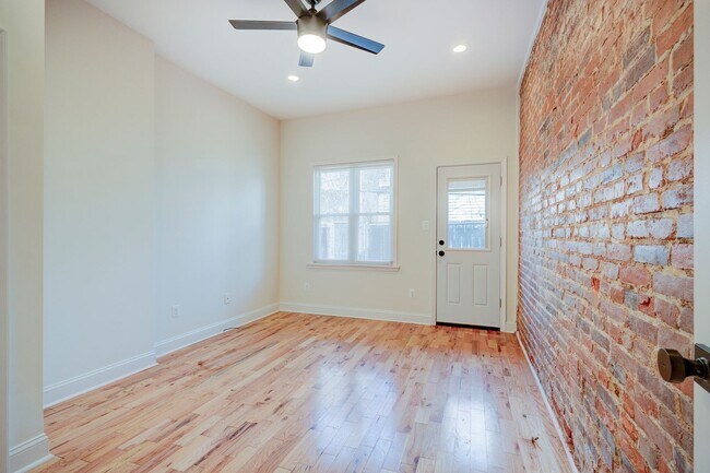 Building Photo - ? Spacious Living in the Heart of Philadelphia