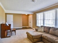 Building Photo - 2 Sunny Forest Ct
