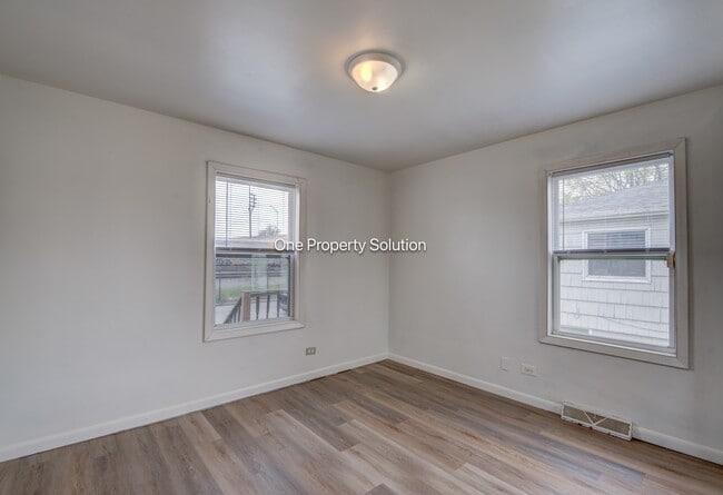 Building Photo - 1227 Logan St