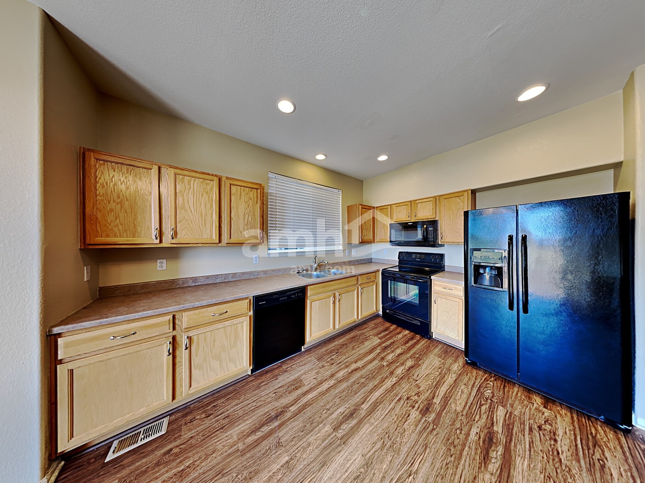 Building Photo - 5525 Kittredge St