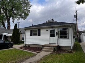 Building Photo - 329 E 5th St