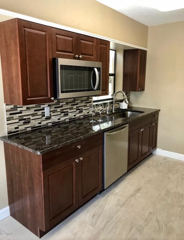 Building Photo - 2434 Sarno Rd