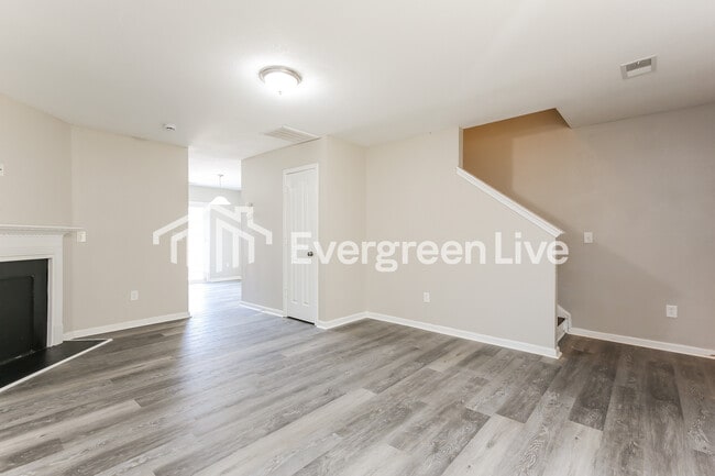 Building Photo - 945 Slow Creek Ct