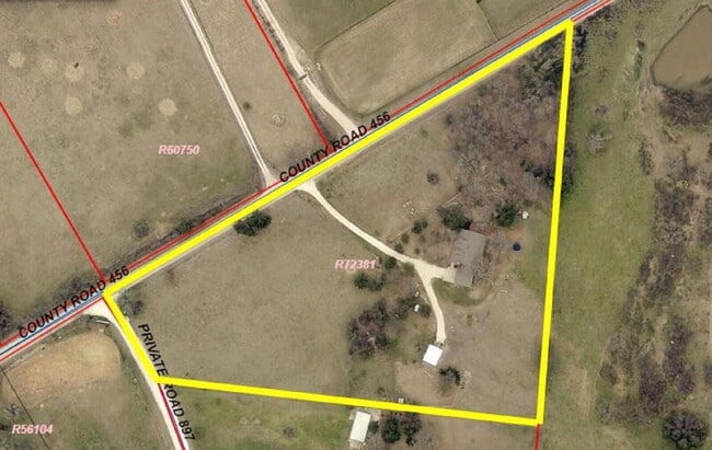 Building Photo - 3 bedroom home on acreage