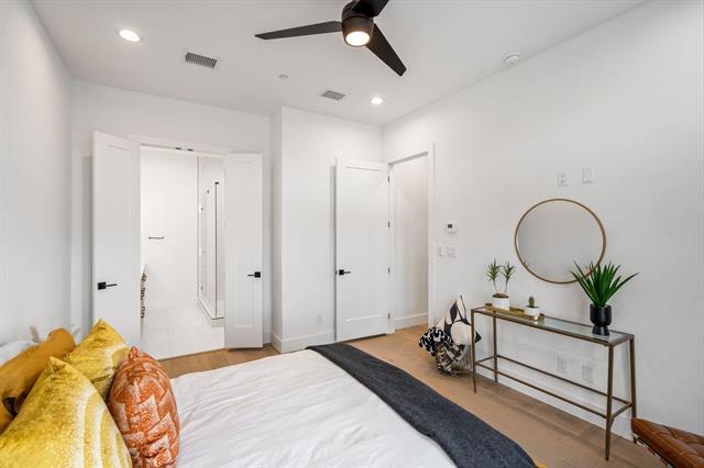 Building Photo - 4208 Live Oak St