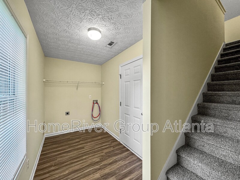 Building Photo - 406 Invector Ct