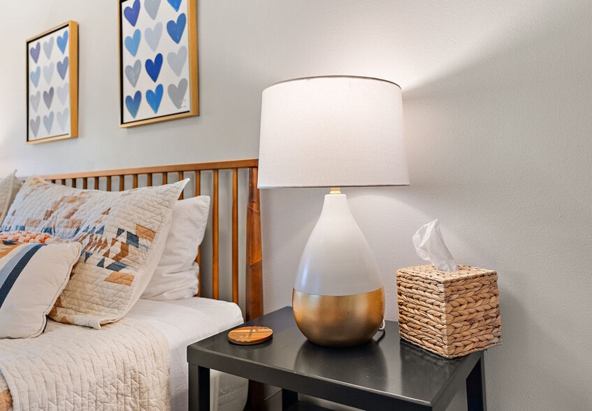 Building Photo - 17710 12th Ave N