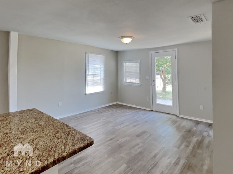 Building Photo - 3309 E 14th St