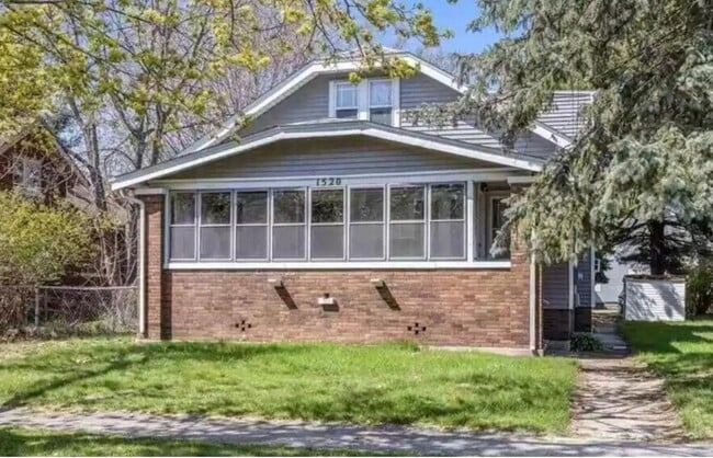 Building Photo - 1520 17th Ave