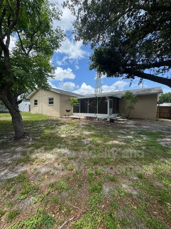 Building Photo - 105 Shomate Dr