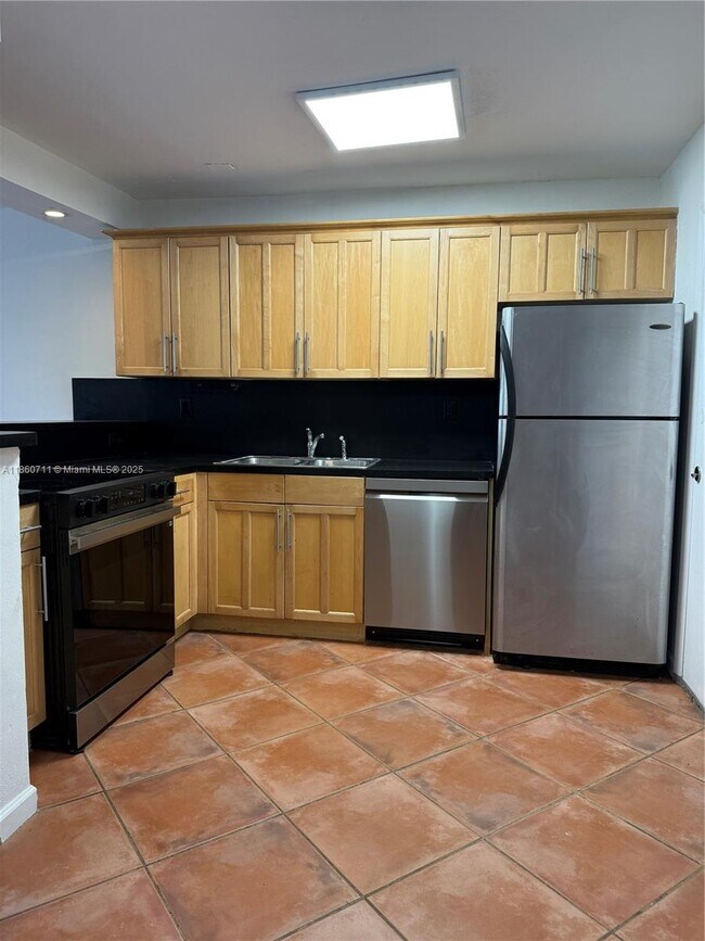 Building Photo - 7477 SW 82nd St