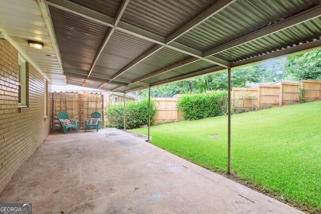 Building Photo - 1049 Brookdale Dr