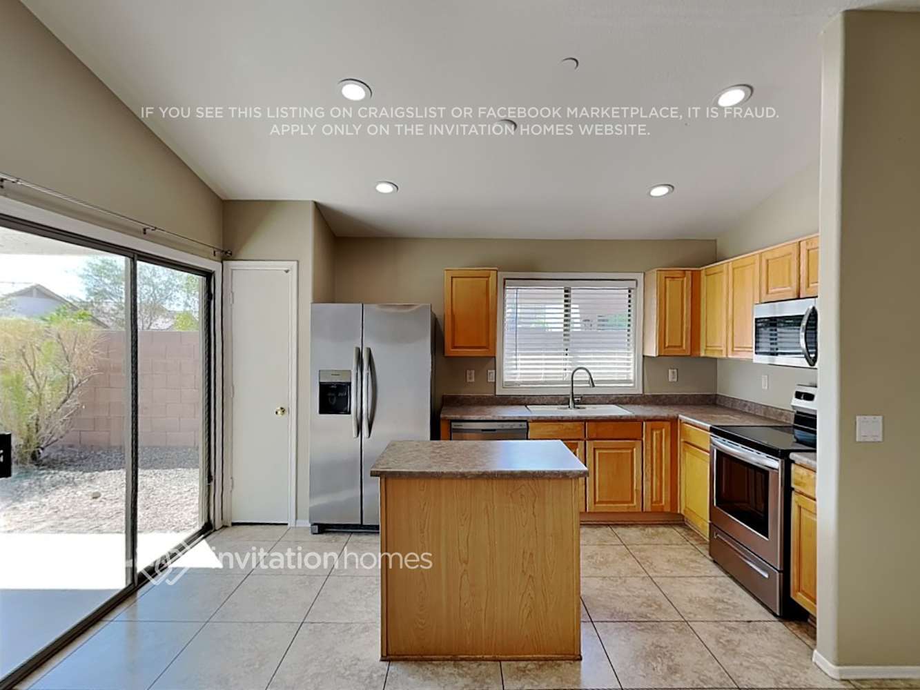 Building Photo - 12747 W Sharon Dr