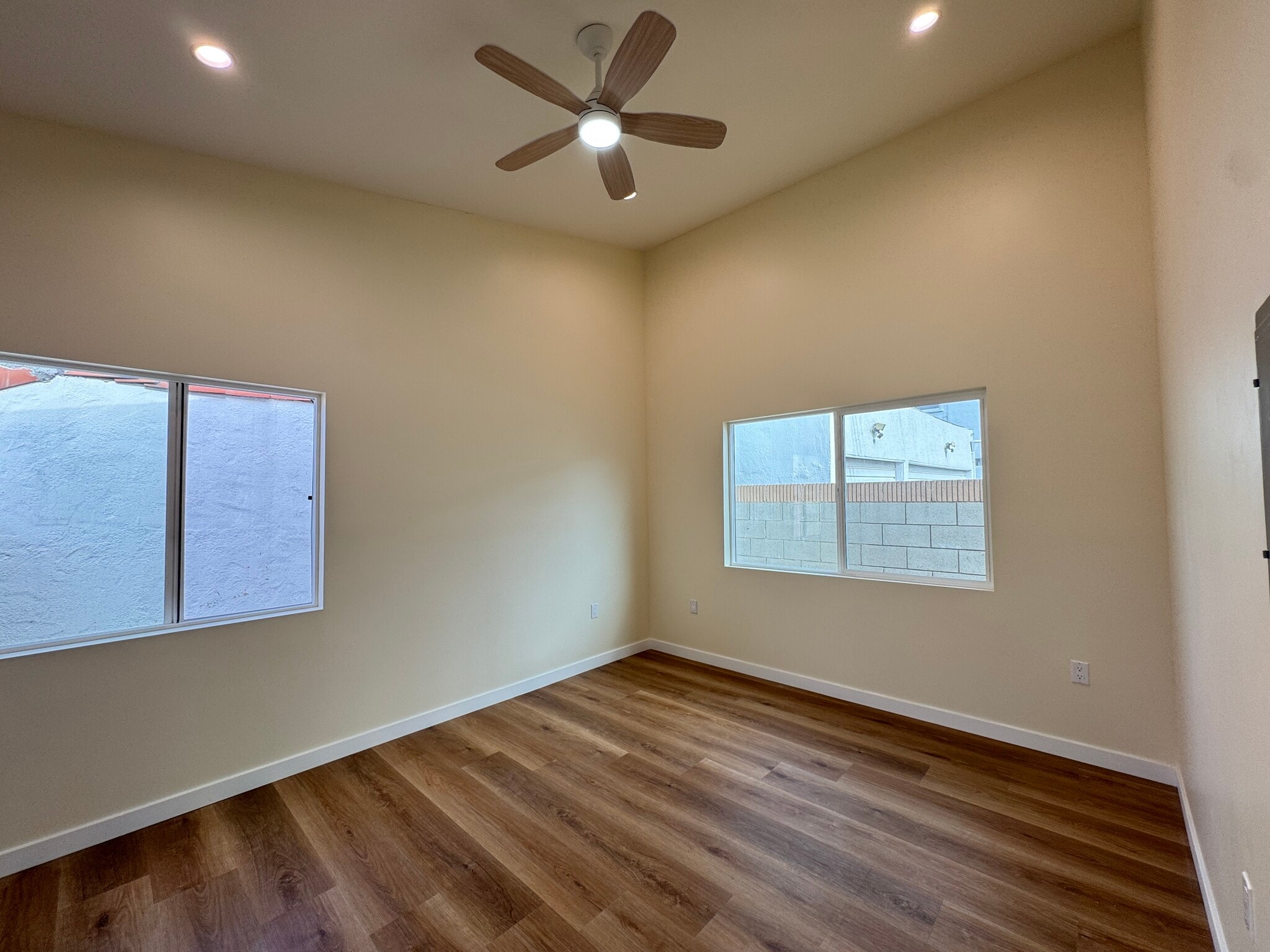 Building Photo - 815 Arden Ave