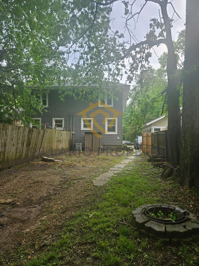Building Photo - 4515-4517 N College Ave