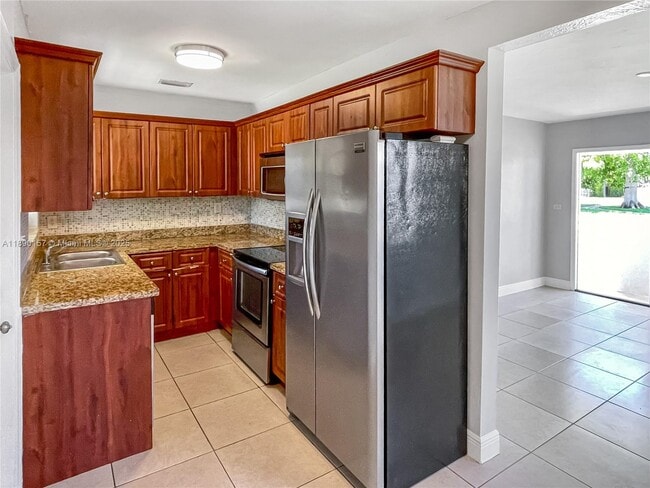 Building Photo - 5245 SW 98th Ct