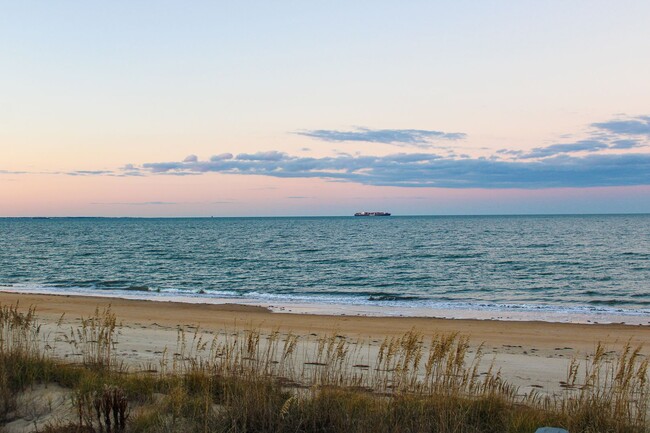 Building Photo - Experience the beauty of the Chesapeake Ba...