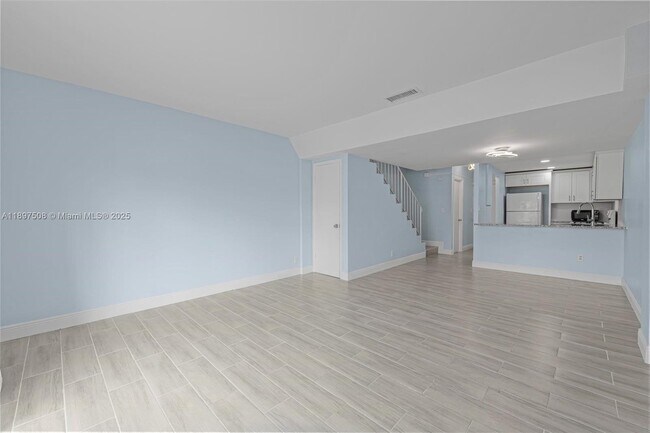 Building Photo - 6709 N Kendall Dr