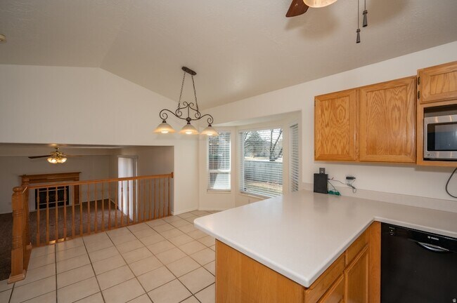 Building Photo - 8004 Old Barn Dr