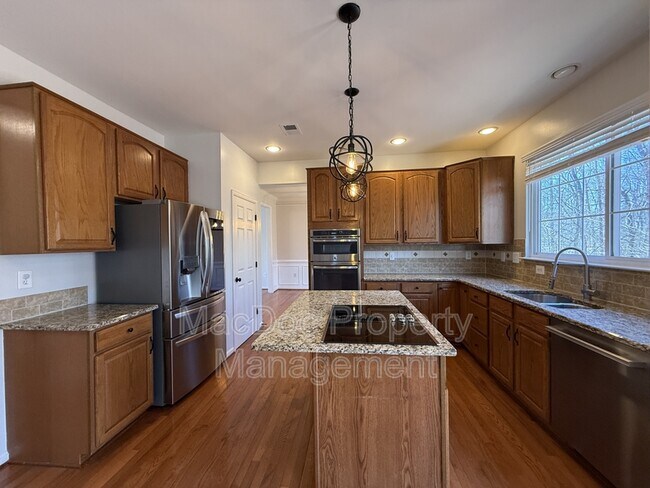 Building Photo - 14 Heatherbrook Ln