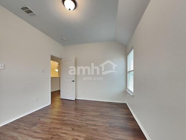 Building Photo - 1083 Carpenter Ct