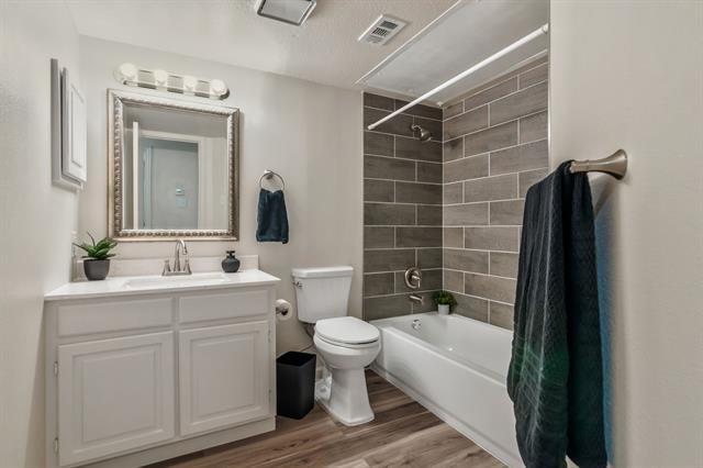 Building Photo - 352 W Harwood Rd