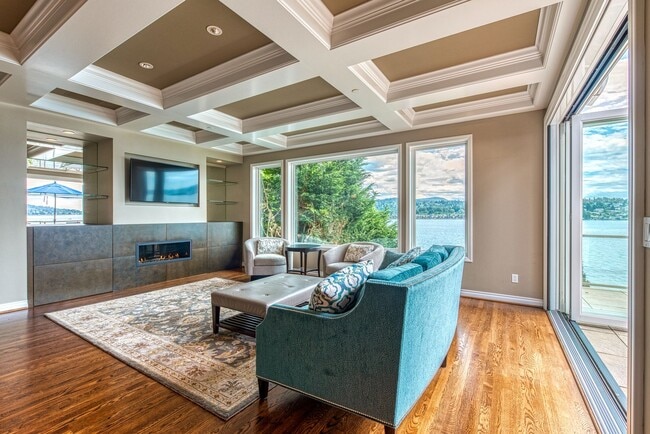 Building Photo - Mercer Island Waterfront Home