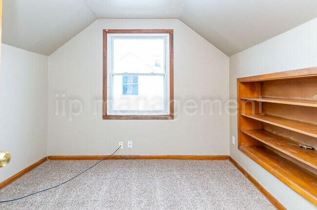 Building Photo - 4 Bedroom 2 Bath Cape Cod in Maple Hts