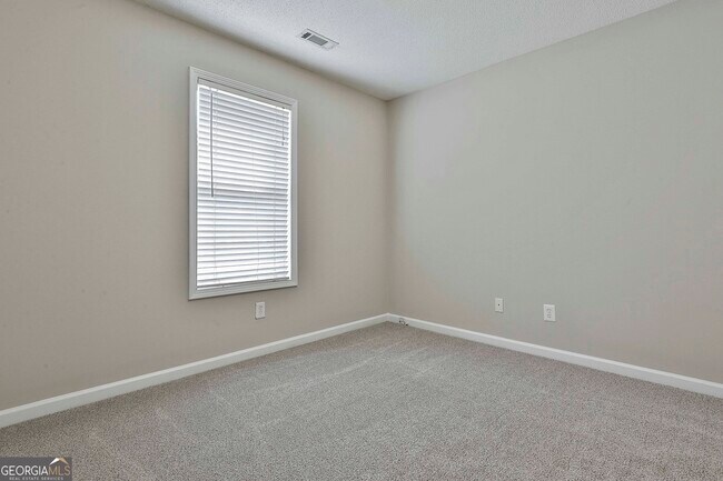 Building Photo - 12241 Crestwood Ct
